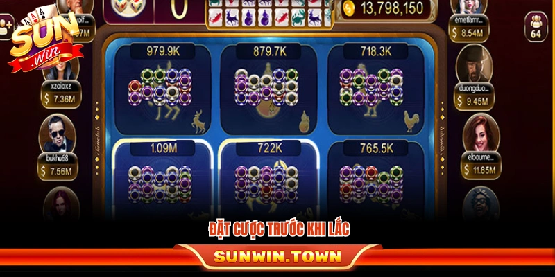 Người chơi cần đặt tiền trước lúc tiến hành lắc